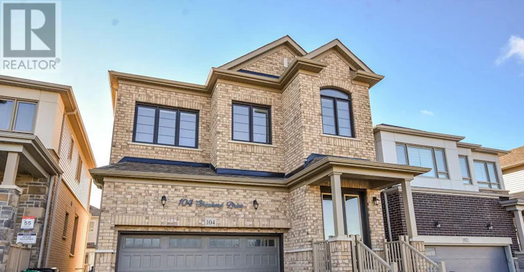 104 Shepherd Drive, Barrie, ON, L9S 2Z4