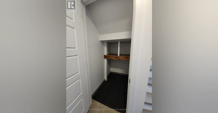 MAIN FLOOR-221 Thirtieth Street, Toronto, ON, M8W 3C9 - 29