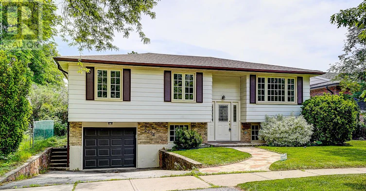 2294 Wyandotte Drive, Oakville, ON, L6L 2T6 - 2
