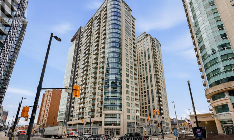 704-242 Rideau Street