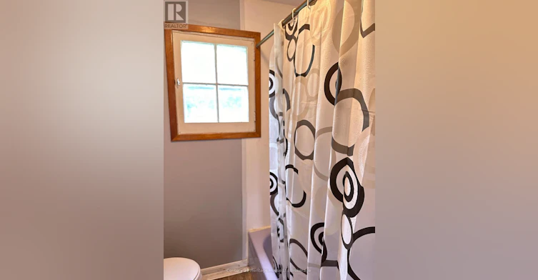 64 Frederick Street, Woodstock, ON, N4S 7W1 - 2
