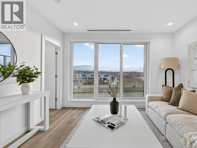 803-3340 Lakeshore Road, Kelowna, BC, V1W 3S9 - 4