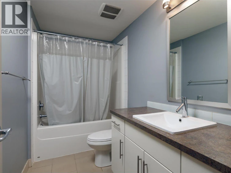 203-700 Martin Avenue, Kelowna, BC, V1Y 6V3 - 9