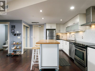 203-700 Martin Avenue - 3