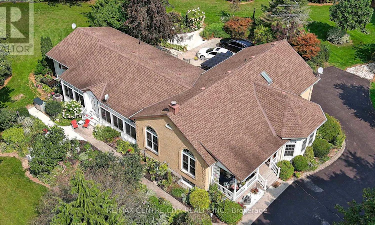 8982 Yarmouth Centre Road