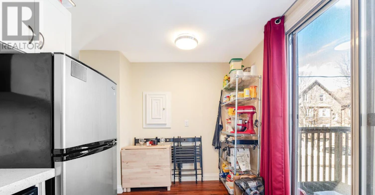 655 Coxwell Avenue, Toronto, ON, M4C 3B8 - 8