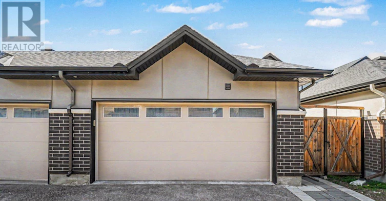 618 Mikinak Road, Ottawa, ON, K1K 3X7 - 2