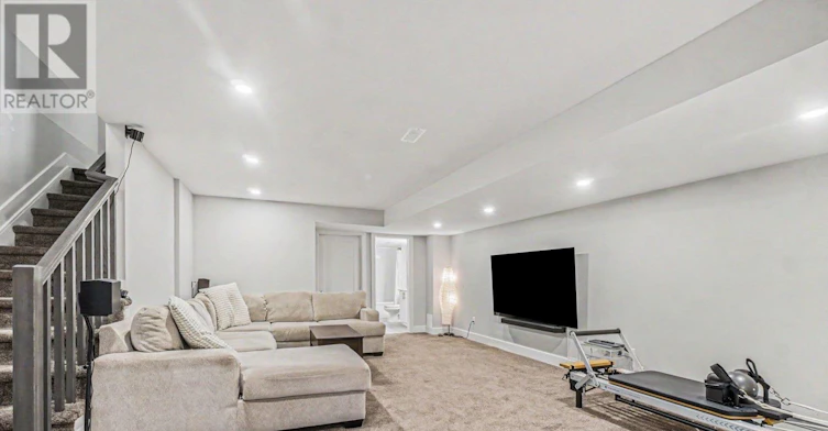 618 Mikinak Road, Ottawa, ON, K1K 3X7 - 23