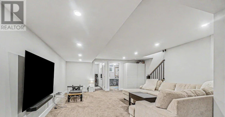618 Mikinak Road, Ottawa, ON, K1K 3X7 - 22