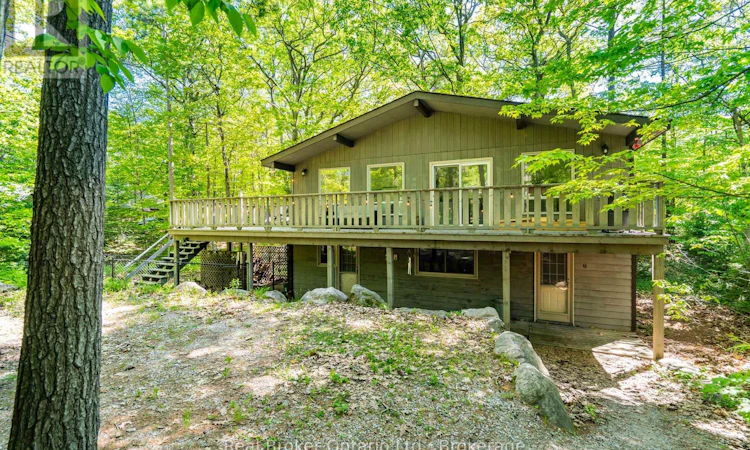 208 Desroches Trail