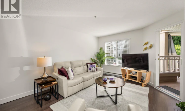 209-2975 Princess Crescent