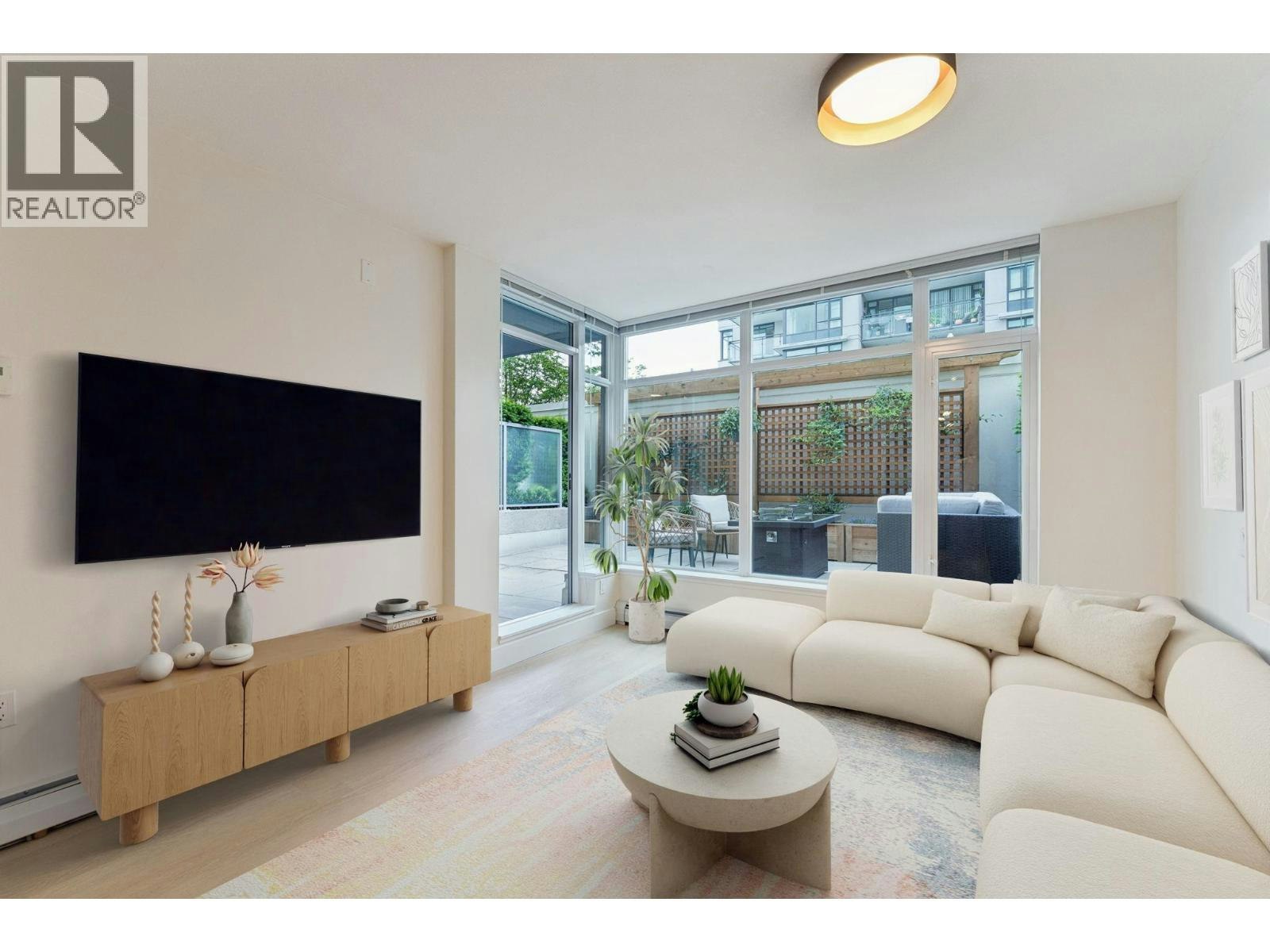 306-1320 Chesterfield Avenue, North Vancouver, BC, V7M 0A6