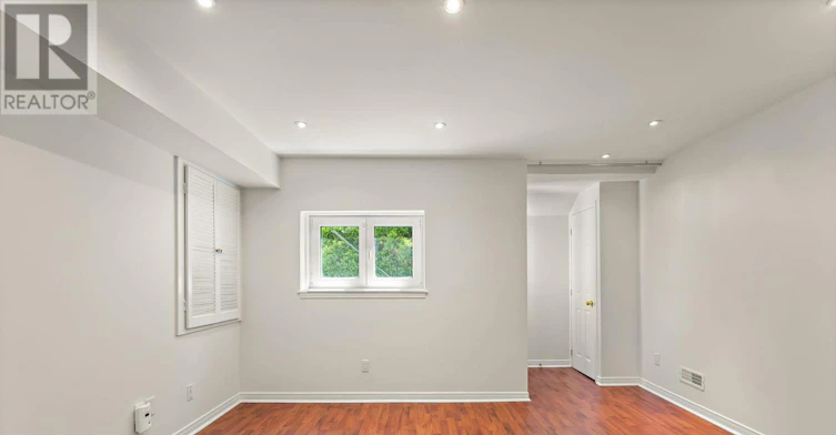 102 Earl Place, Toronto, ON, M4Y 3B9 - 35