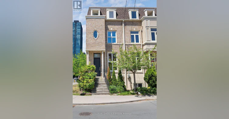 102 Earl Place, Toronto, ON, M4Y 3B9