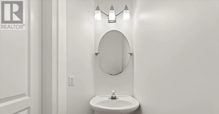 102 Earl Place, Toronto, ON, M4Y 3B9 - 5