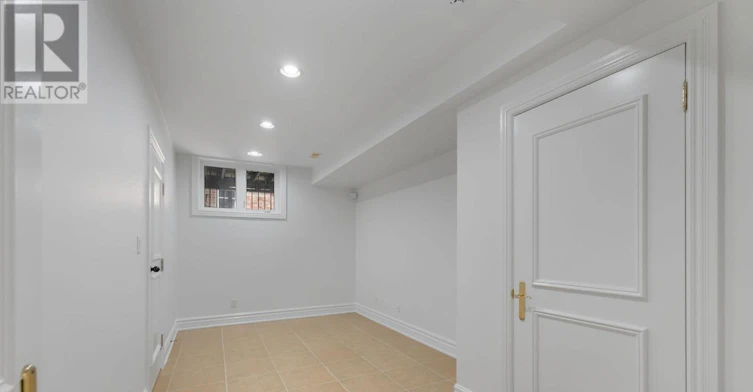 6 Huntley Street, Toronto, ON, M4Y 2K6 - 35