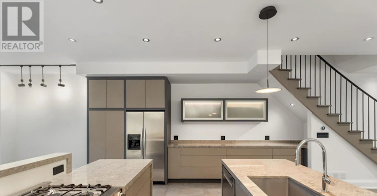 6 Huntley Street, Toronto, ON, M4Y 2K6 - 10