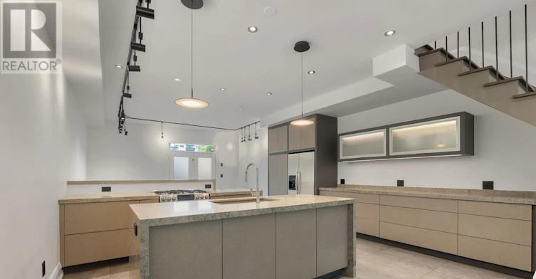 6 Huntley Street, Toronto, ON, M4Y 2K6 - 9