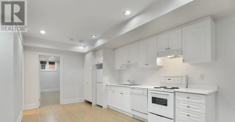 6 Huntley Street, Toronto, ON, M4Y 2K6 - 38