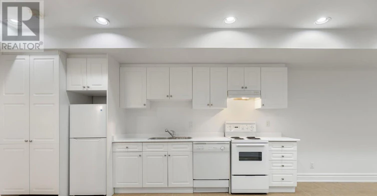 6 Huntley Street, Toronto, ON, M4Y 2K6 - 37