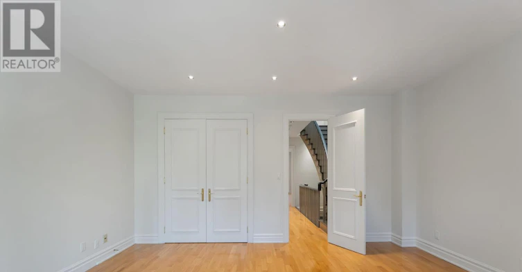 6 Huntley Street, Toronto, ON, M4Y 2K6 - 24