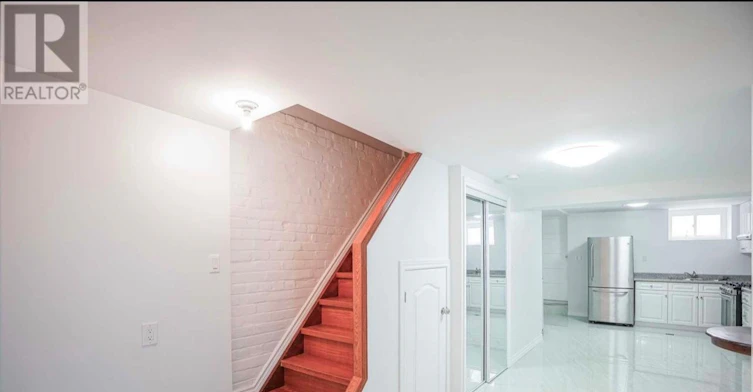 LOWER-932 Ossington Avenue, Toronto, ON, M6G 3V1 - 6