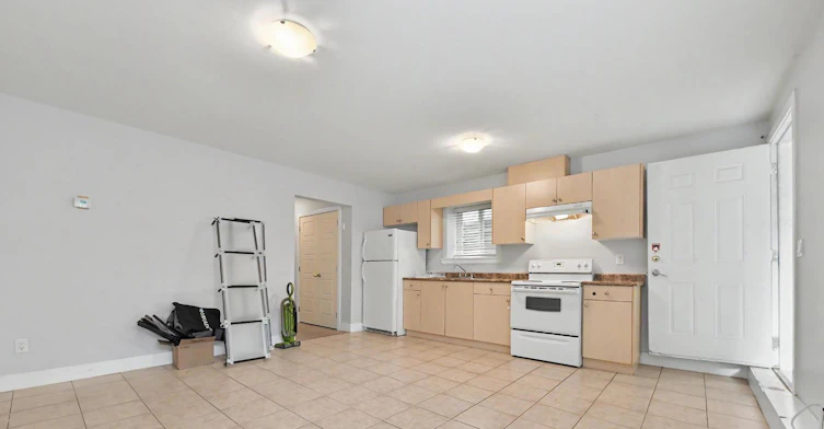 Basement-6125 148 Street, Surrey, BC, V3S 2L8 - 3