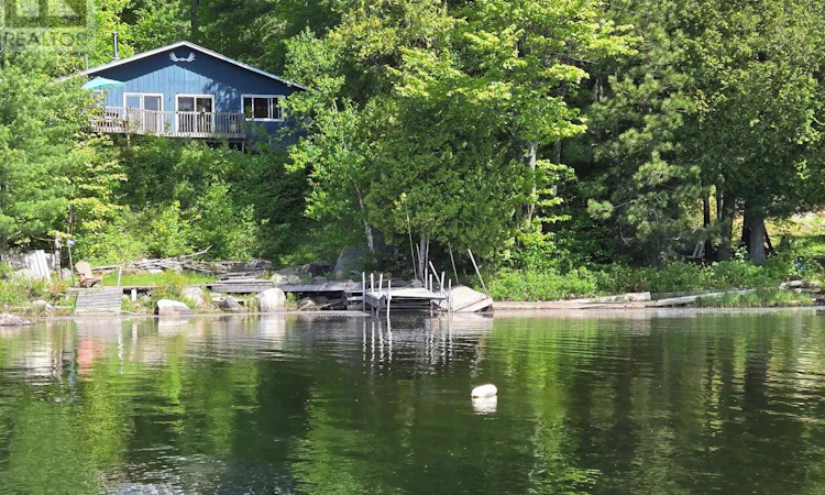 2807 Mackie Lake