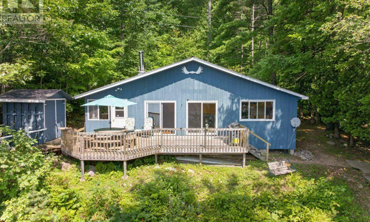 2807 Mackie Lake