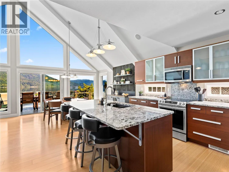 13-6421 Eagle Bay Road, Eagle Bay, BC, V0E 1T0 - 6