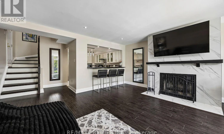 8-100 Arbors Lane