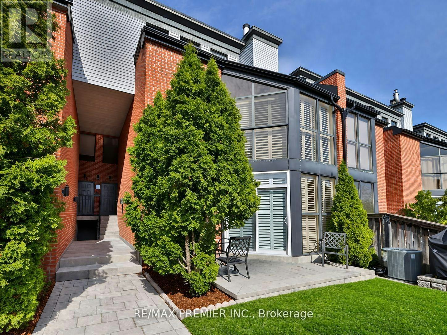 8-100 Arbors Lane, Vaughan, ON, L4L 7G4