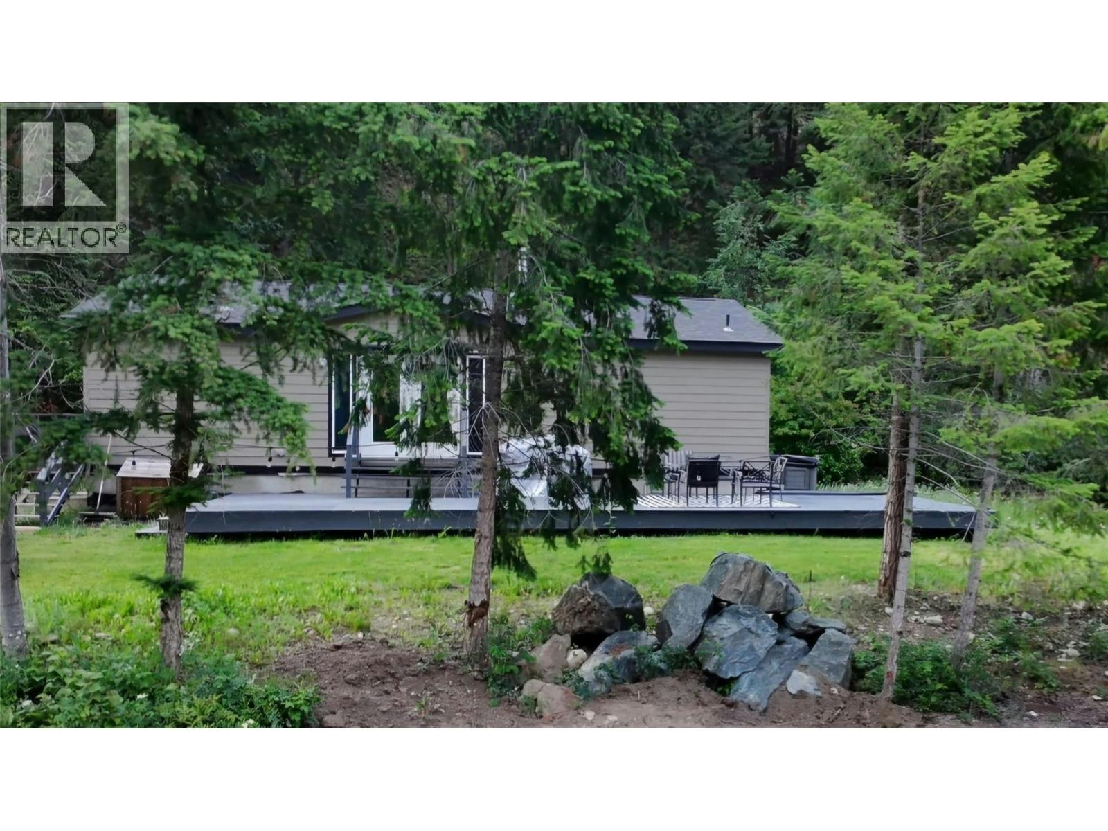 2385 Eva Road, Lee Creek, BC, V0E 1M4