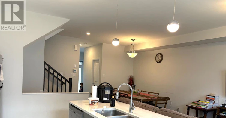 87 Little Lake Lane, Ottawa, ON, K4A 3W7 - 4
