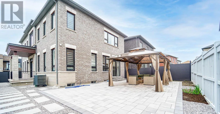 231 Fallharvest Way, Whitchurch-Stouffville, ON, L4A 5C2 - 7