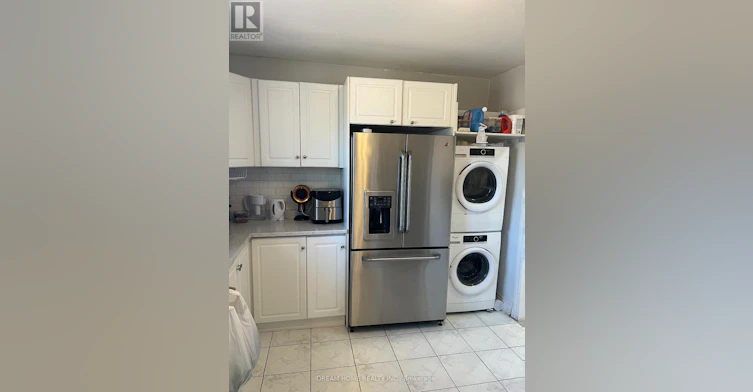 UPPER-376 Blackthorn Avenue, Toronto, ON, M6M 3B9 - 7
