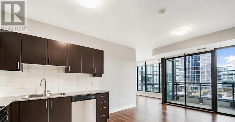 312-2900 7 Highway, Vaughan, ON, L4K 0G3 - 3