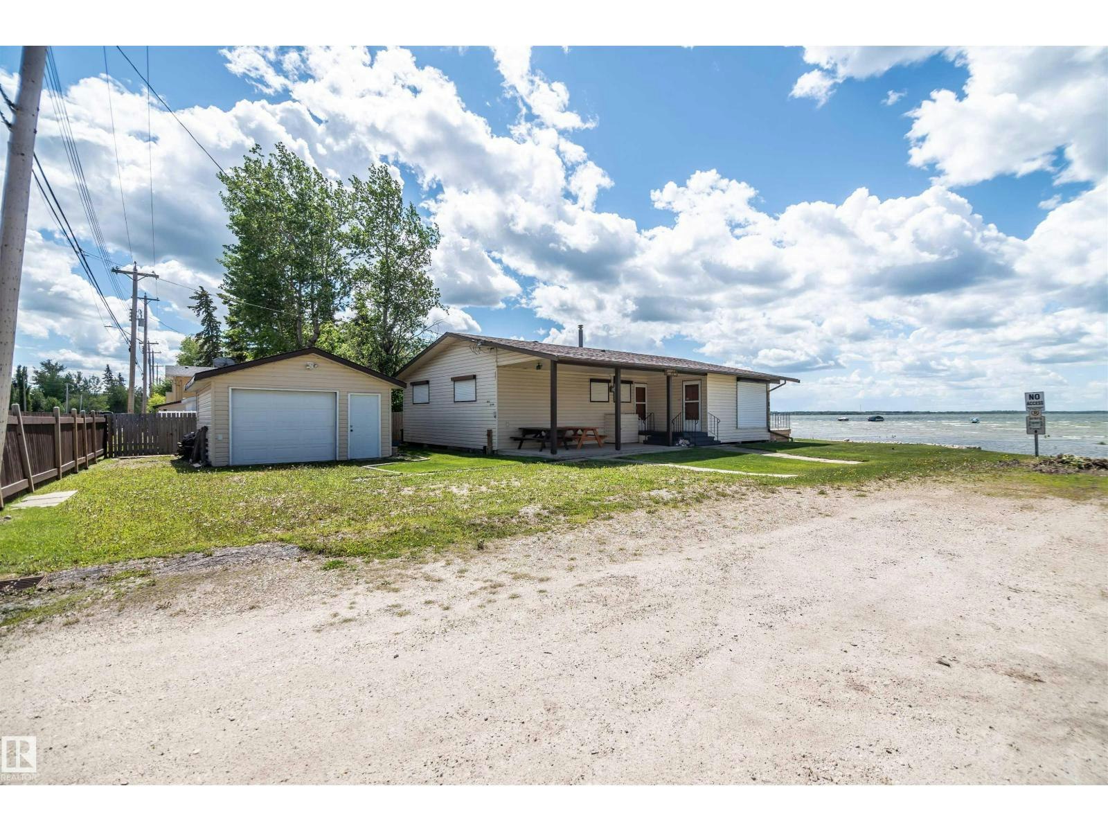 4404 50 Avenue, Rural Lac Ste. Anne County, AB, T0E 0A0