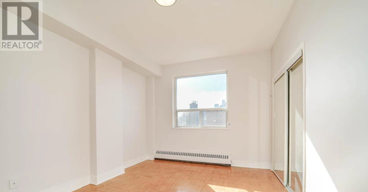 705-490 Eglinton Avenue E, Toronto, ON, M4P 1M4 - 7