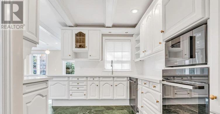 22 Salonica Road, Toronto, ON, M3C 2L9 - 17