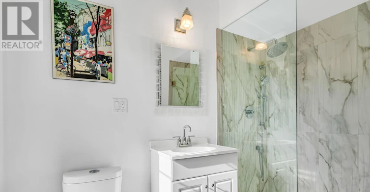 22 Salonica Road, Toronto, ON, M3C 2L9 - 28