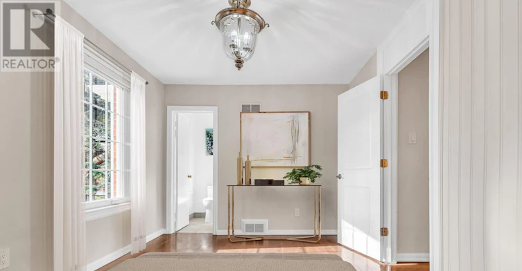 22 Salonica Road, Toronto, ON, M3C 2L9 - 26