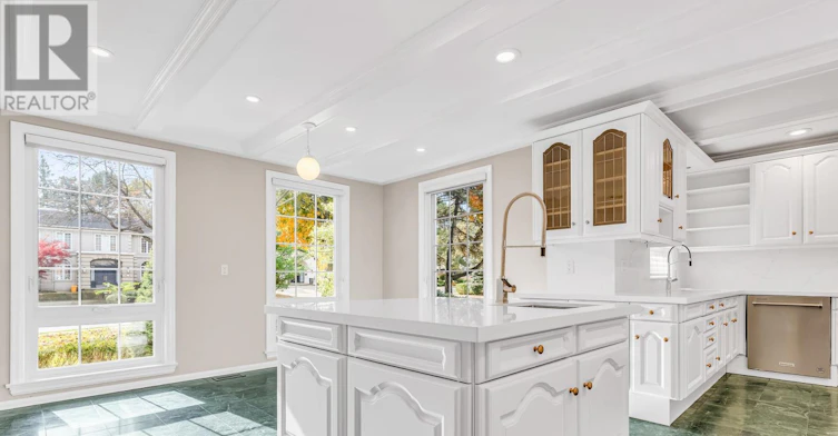 22 Salonica Road, Toronto, ON, M3C 2L9 - 13