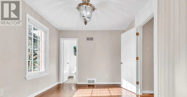 22 Salonica Road, Toronto, ON, M3C 2L9 - 27