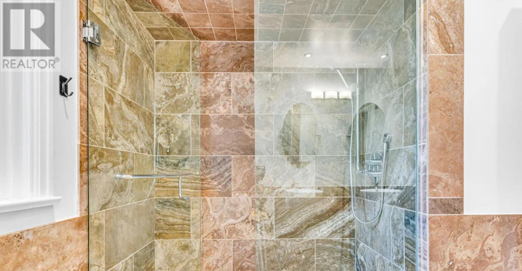 22 Salonica Road, Toronto, ON, M3C 2L9 - 34