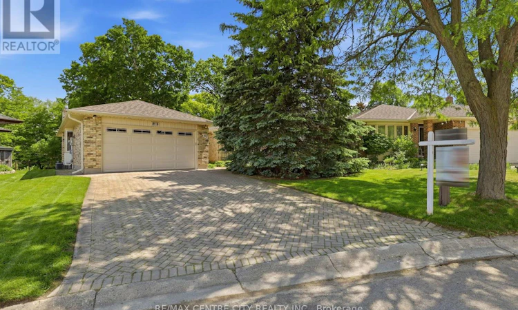 91 Sweetbriar Court