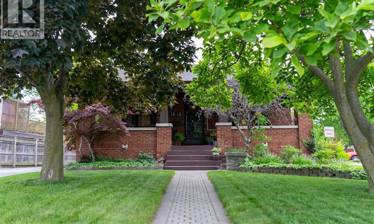 1610 Front Road