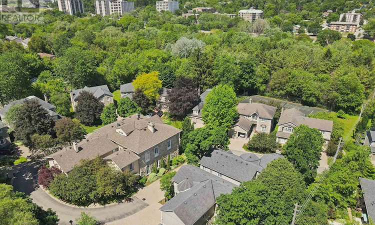 11-25 Manor Park Crescent