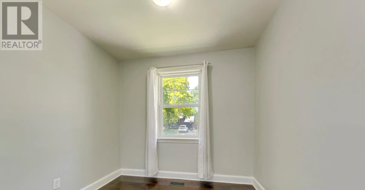 2048 Edinburgh (Main Level Drive, Burlington, ON, L7R 2C9 - 17