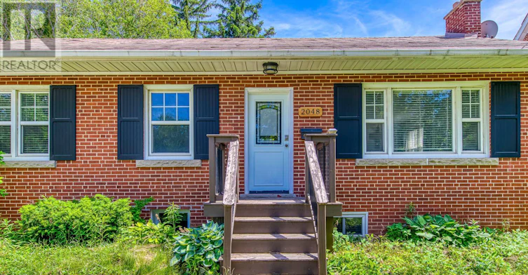 2048 Edinburgh (Main Level Drive, Burlington, ON, L7R 2C9 - 4